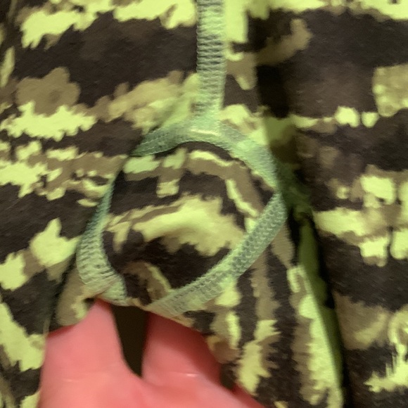 Fabletics High-Waisted Powerhold Legging Sour Apple Tigress Size XS - Picture 4 of 5